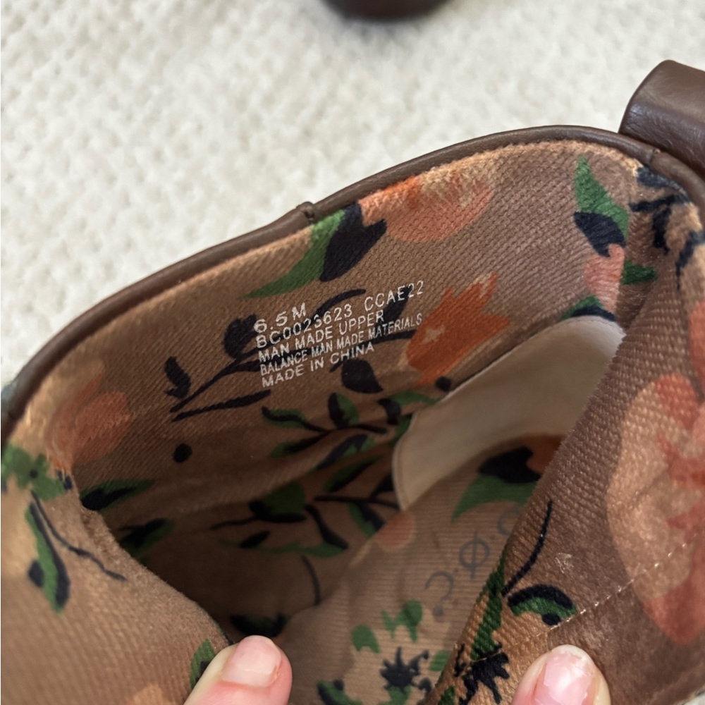 b.o.c. Women's Brown Ankle Boots - Picture 3 of 4